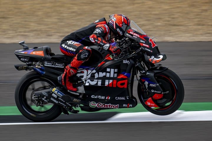 Dua Pembalap Aprilia Racing Siap Hadapi MotoGP Aragon Dua Pembalap Aprilia Racing Siap Hadapi MotoGP Aragon