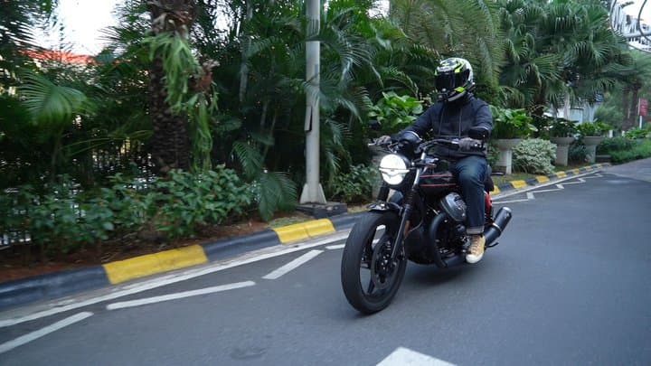 Test Ride Moto Guzzi V7 Stone Special Edition: Sebuas Apa Tenaganya? Test Ride Moto Guzzi V7 Stone Special Edition: Sebuas Apa Tenaganya?