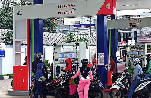 Pajak Bahan Bakar Kendaraan Bermotor di Jakarta Naik Jadi 10 Persen