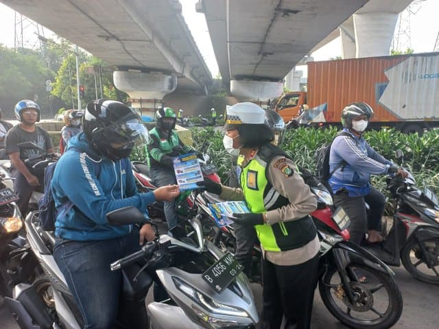 Motor Lagi ‘Didewakan’ Masyarakat, Transportasi Umum Dilupakan? Motor Lagi ‘Didewakan’ Masyarakat, Transportasi Umum Dilupakan?
