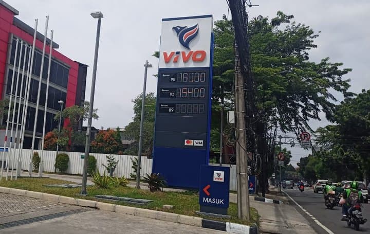 Harga Bensin Murah Vivo, Revvo 90 Turun Jadi Rp11.800 per Liter Harga Bensin Murah Vivo, Revvo 90 Turun Jadi Rp11.800 per Liter