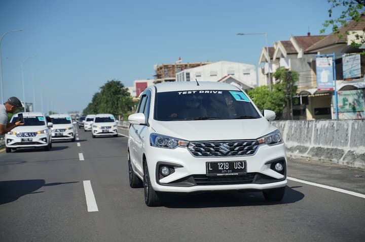 Tes Konsumsi BBM Suzuki Ertiga Hybrid, Tembus 34 Km per Liter! Tes Konsumsi BBM Suzuki Ertiga Hybrid, Tembus 34 Km per Liter!