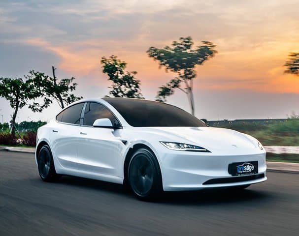 Tesla Model 3 Highland Meluncur di Indonesia, Tembus Rp1 Miliar Tesla Model 3 Highland Meluncur di Indonesia, Tembus Rp1 Miliar