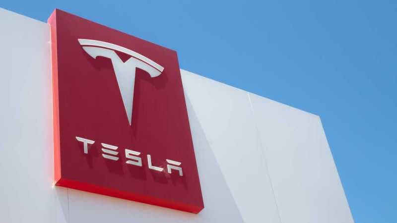 Penjualan Lesu, Tesla PHK Belasan Ribu Karyawan di Seluruh Dunia