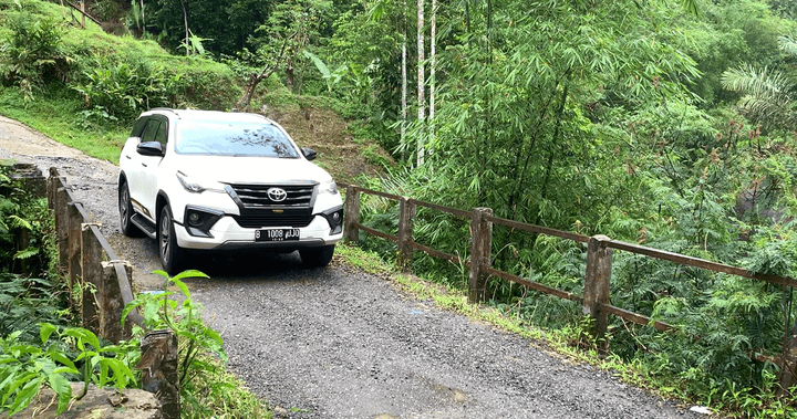 Toyota Fortuner Pakai Sampah Plastik Sebagai BBM, Buatan Banjarnegara! Toyota Fortuner Pakai Sampah Plastik Sebagai BBM, Buatan Banjarnegara!