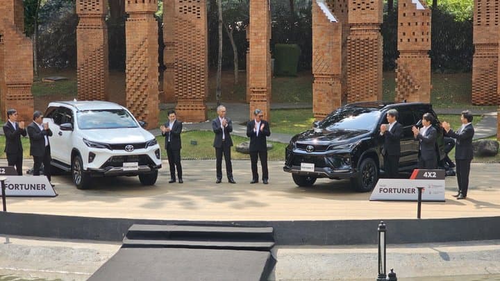 Toyota Fortuner Terbaru Meluncur, Banderol Rp700 Jutaan Toyota Fortuner Terbaru Meluncur, Banderol Rp700 Jutaan