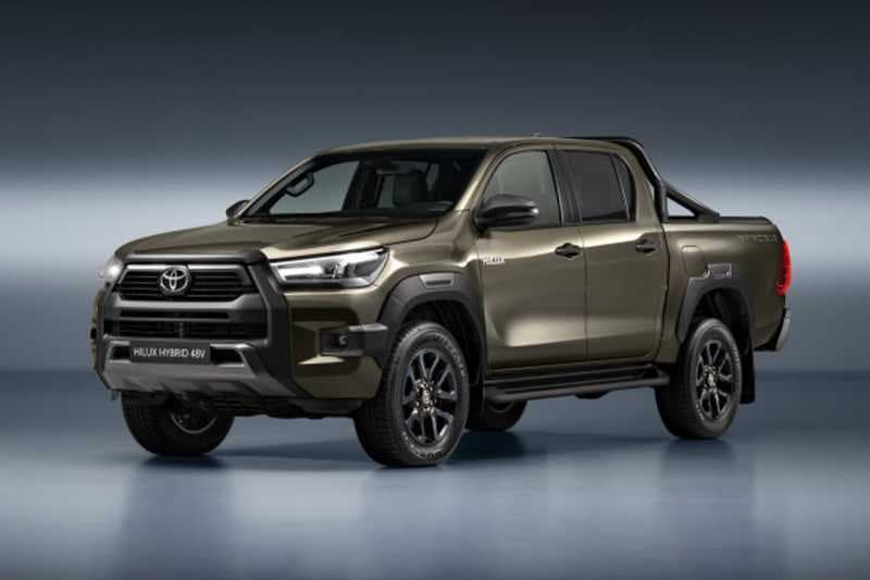 Toyota Luncurkan Hilux Hybrid Pakai Mesin Diesel
