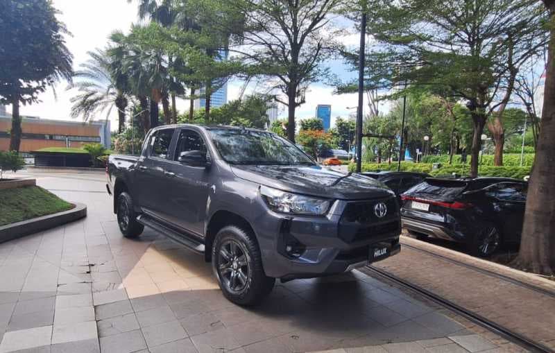 Toyota Hilux Double Cabin 4x4 Meluncur, Indonesia Negara Pertama