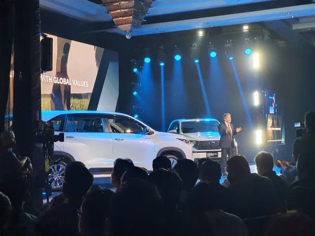 Perdana di Dunia, Inilah Dia Toyota Kijang Innova Zenix! Perdana di Dunia, Inilah Dia Toyota Kijang Innova Zenix!