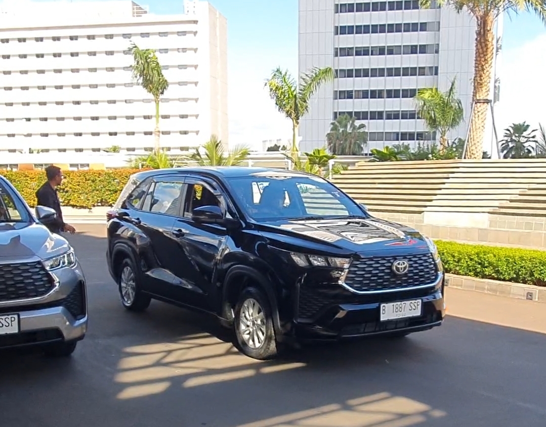 VIDEO: First Drive Kijang Innova Zenix, Hybrid Termurah Toyota!