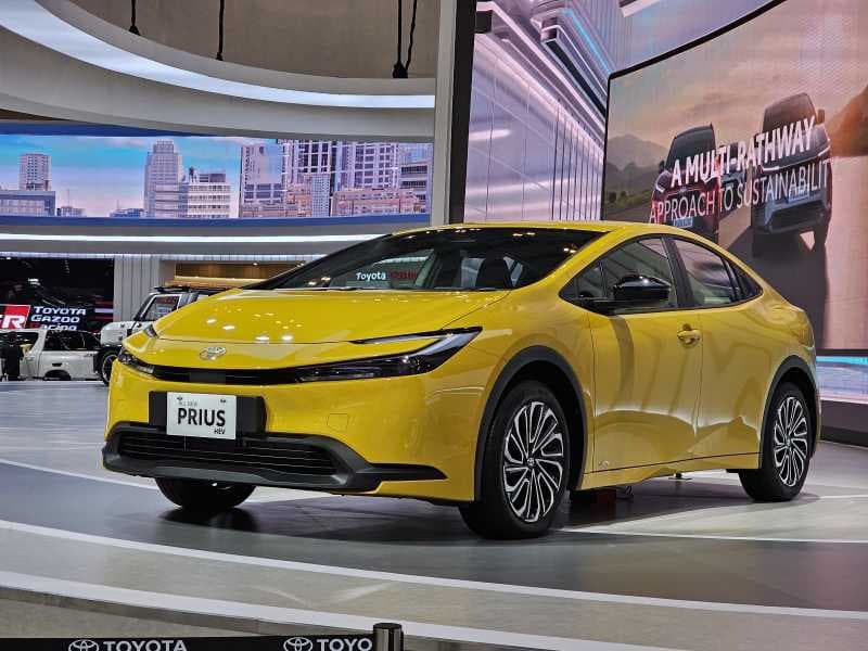 Toyota Prius Pencuri Perhatian di GIIAS 2023 Siap Dijual Tahun Depan