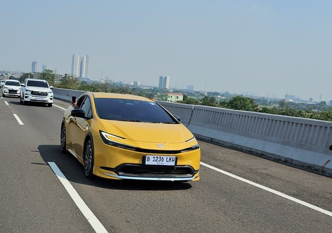 Konsumsi BBM Toyota Prius Jakarta - Yogyakarta: Tembus 29 Km Per Liter Konsumsi BBM Toyota Prius Jakarta - Yogyakarta: Tembus 29 Km Per Liter