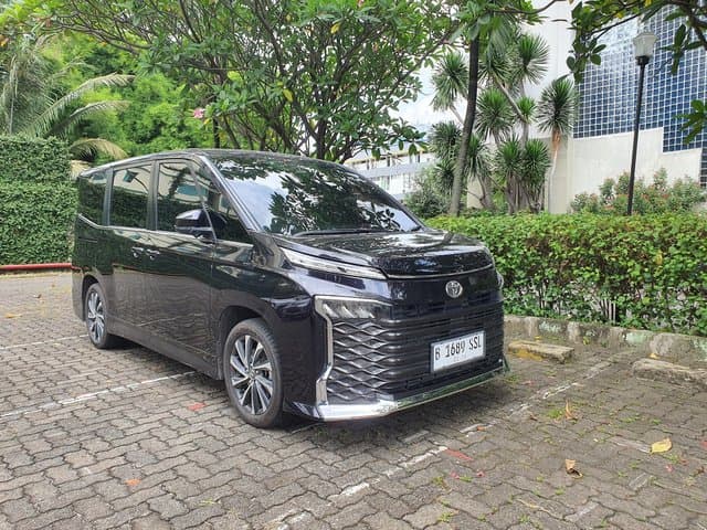 Rem Parkir Elektrik Bermasalah, Toyota Indonesia Tarik Voxy dari Pasaran Rem Parkir Elektrik Bermasalah, Toyota Indonesia Tarik Voxy dari Pasaran