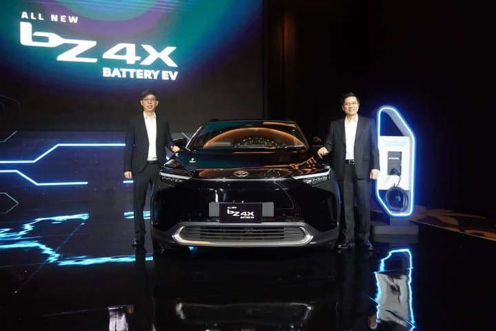 Toyota Berani ‘Bermain’ Harga Mobil Listrik, Karena Pede Nama Besarnya Toyota Berani ‘Bermain’ Harga Mobil Listrik, Karena Pede Nama Besarnya