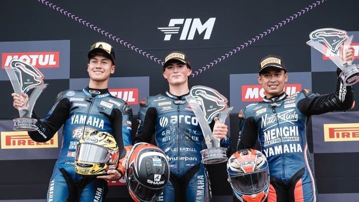 Gokil, Dua Pembalap Indonesia Podium di World Supersport300 Prancis Gokil, Dua Pembalap Indonesia Podium di World Supersport300 Prancis