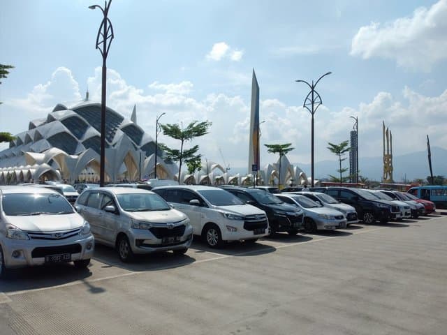 Viral Ajakan Netizen Boikot Tukang Parkir Liar, Kalian Setuju? Viral Ajakan Netizen Boikot Tukang Parkir Liar, Kalian Setuju?