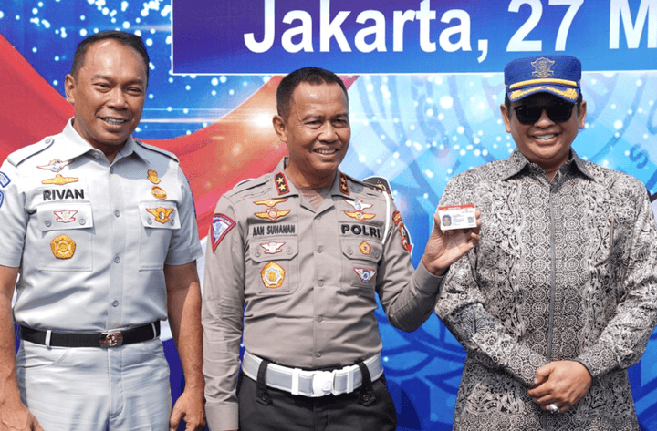 SIM C1 Resmi Diluncurkan, Khusus untuk Moge 'Kentang' SIM C1 Resmi Diluncurkan, Khusus untuk Moge 'Kentang'