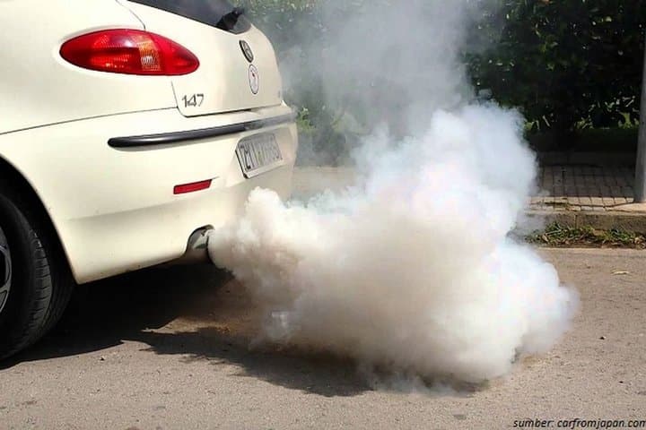 Mengatasi Knalpot Keluar Asap Putih pada Mobil Mengatasi Knalpot Keluar Asap Putih pada Mobil