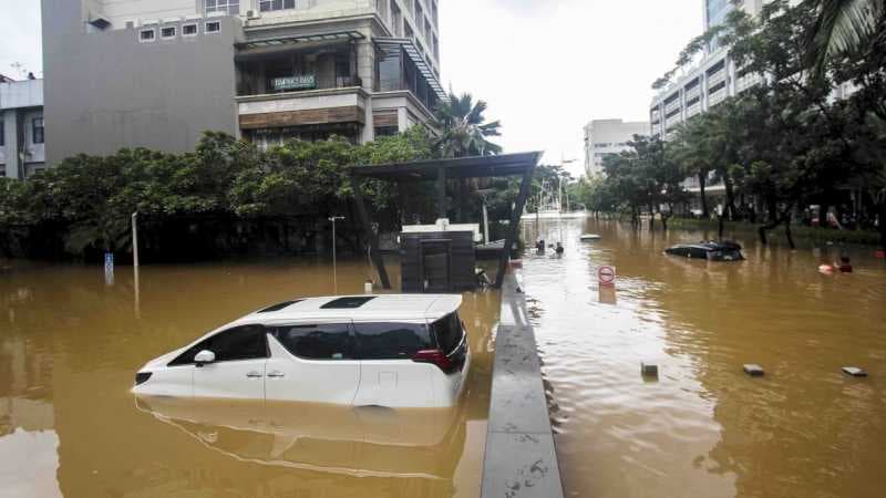 Apa yang Harus Dilakukan Ketika Mobil Mogok Saat Melibas Banjir?