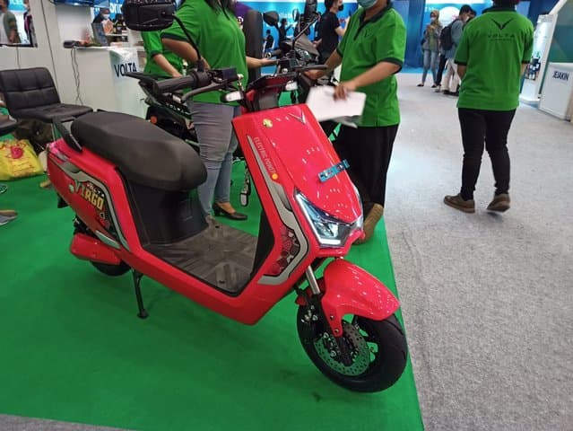Volta Luncurkan Motor Listrik Bergaya Vespa di IEMS 2022 Volta Luncurkan Motor Listrik Bergaya Vespa di IEMS 2022