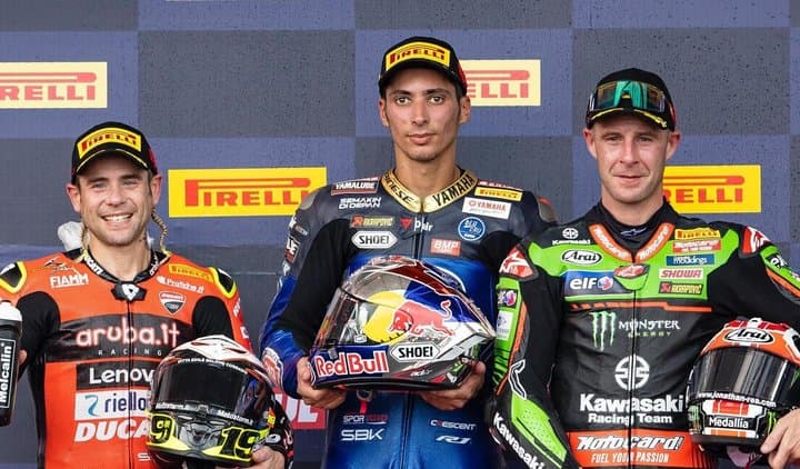 WSBK Mandalika: Pembalap Muslim Kesal Disemprot Sampanye oleh Bautista WSBK Mandalika: Pembalap Muslim Kesal Disemprot Sampanye oleh Bautista