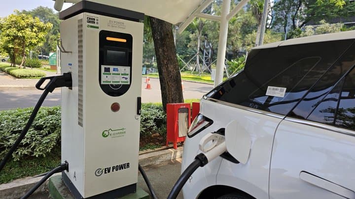 Soket Chargernya Gak Umum, Wuling Sediakan Belasan SPKLU Gratis Soket Chargernya Gak Umum, Wuling Sediakan Belasan SPKLU Gratis