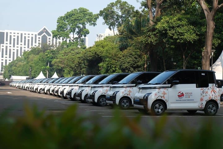 Ratusan Wuling Air ev Kembali Emban Tugas Negara di KTT ASEAN Ratusan Wuling Air ev Kembali Emban Tugas Negara di KTT ASEAN