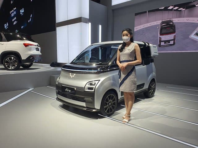 IIMS 2023: Referensi Modifikasi Wuling Air ev, Ada yang Pakai Headset! IIMS 2023: Referensi Modifikasi Wuling Air ev, Ada yang Pakai Headset!