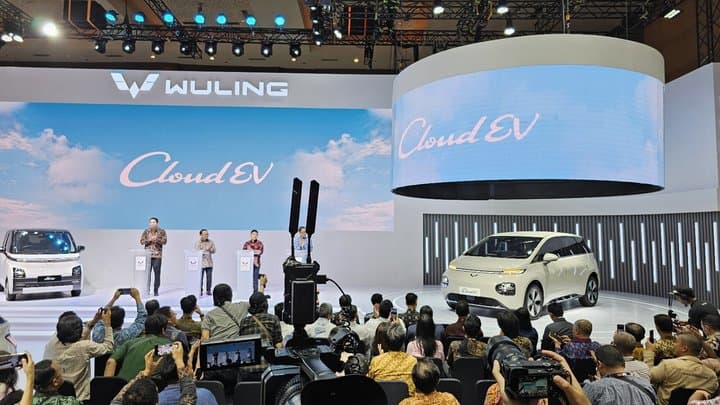 Cloud EV Mejeng di IIMS 2024, Satu Lagi Mobil Listrik Baru Wuling Cloud EV Mejeng di IIMS 2024, Satu Lagi Mobil Listrik Baru Wuling