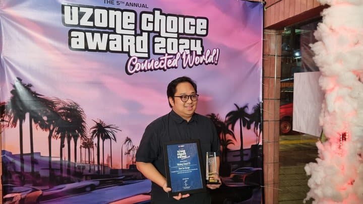 Wuling Cloud EV Raih Best Car Design di Uzone Choice Award 2024 Wuling Cloud EV Raih Best Car Design di Uzone Choice Award 2024