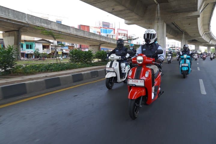 6 Tips Riding Biar Motor Irit BBM, Bikers Harus Tau! 6 Tips Riding Biar Motor Irit BBM, Bikers Harus Tau!