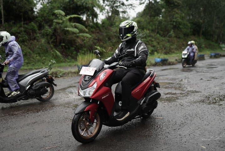 Test Ride Yamaha Lexi LX 155: Mesin Besar Tapi Lincah Test Ride Yamaha Lexi LX 155: Mesin Besar Tapi Lincah