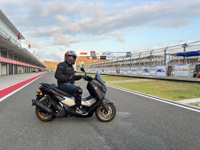 Rasanya Gaspol Yamaha Nmax Turbo Pertama Kali di Sirkuit Mandalika! Rasanya Gaspol Yamaha Nmax Turbo Pertama Kali di Sirkuit Mandalika!