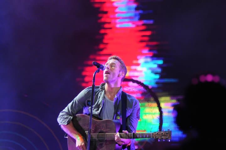 Calo Jual Tiket Konser Coldplay di E-commerce, Emang Boleh? Calo Jual Tiket Konser Coldplay di E-commerce, Emang Boleh?