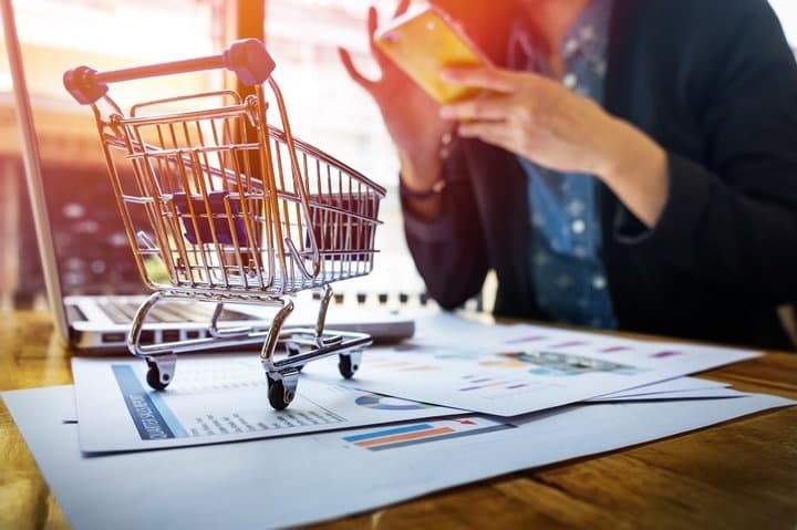 Masih Ngetren, Jualan Sambil Live di TikTok dkk Ancam E-Commerce? Masih Ngetren, Jualan Sambil Live di TikTok dkk Ancam E-Commerce?