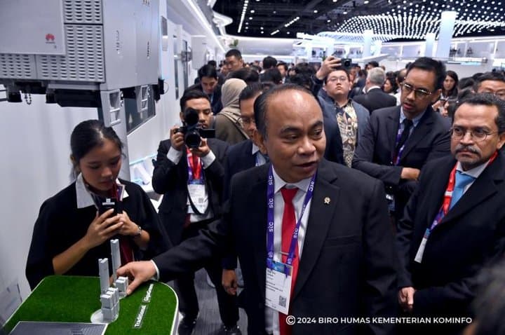 Menkominfo Mau Ada Stan Indonesia di MWC 2025 Menkominfo Mau Ada Stan Indonesia di MWC 2025