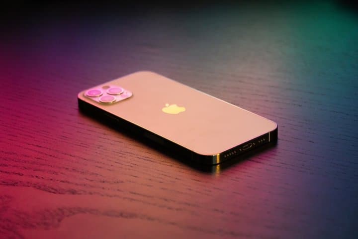 Jatuh dari Lantai 26, iPhone 12 Pro Cuma Lecet Doang Jatuh dari Lantai 26, iPhone 12 Pro Cuma Lecet Doang