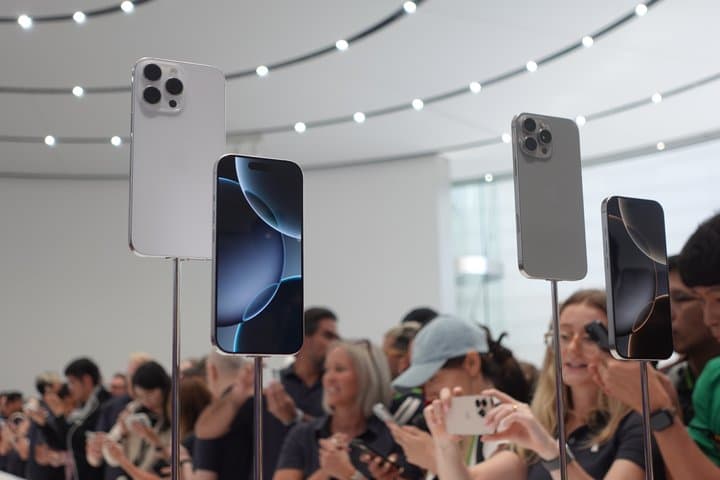 Gegara Donald Trump, Apple Ogah Pakai Titanium untuk iPhone Lagi Gegara Donald Trump, Apple Ogah Pakai Titanium untuk iPhone Lagi