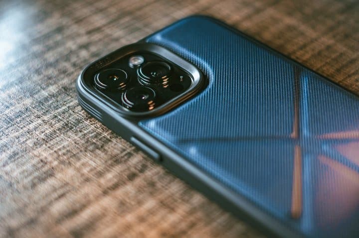 iPhone 13 Pro Max Jadi ‘Hadiah’ Ferdy Sambo untuk Bharada E iPhone 13 Pro Max Jadi ‘Hadiah’ Ferdy Sambo untuk Bharada E
