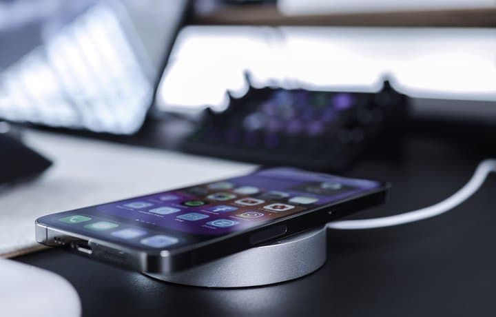 Teknologi MagSafe Apple Bakal Dicontek Android? Teknologi MagSafe Apple Bakal Dicontek Android?