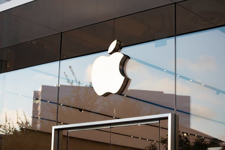 Bukan di Indonesia, Tim Cook Buka Apple Store Megah di Malaysia Bukan di Indonesia, Tim Cook Buka Apple Store Megah di Malaysia