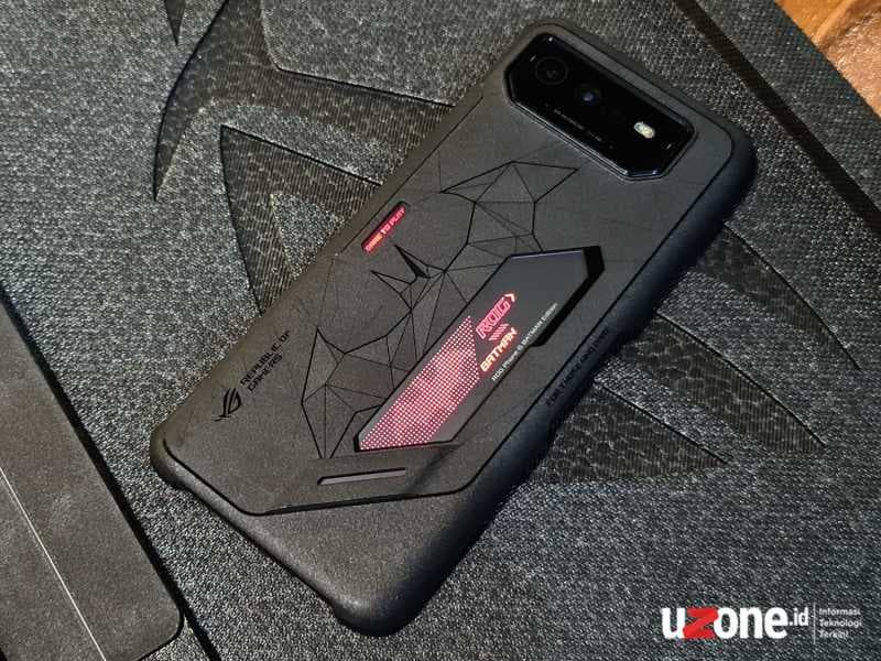 VIDEO: Unboxing Asus ROG Phone 6 Batman Edition