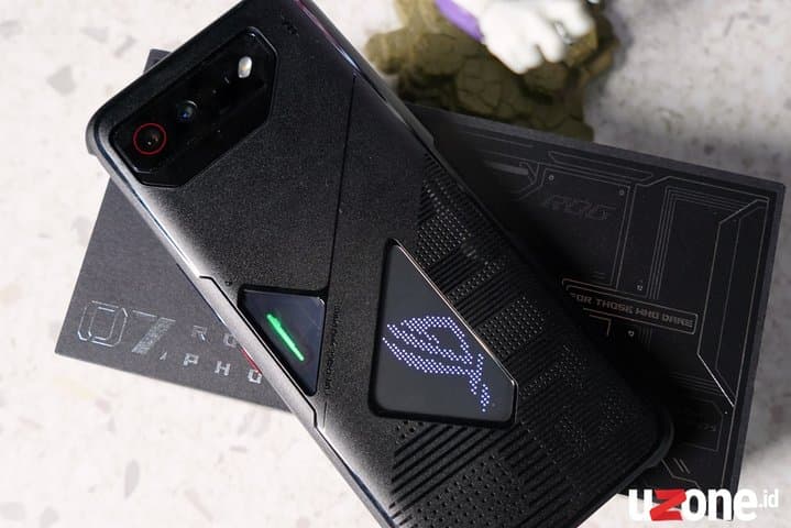 Siksa Dapur Pacu Asus ROG Phone 7, 'Nyerah' di AnTuTu Benchmark Siksa Dapur Pacu Asus ROG Phone 7, 'Nyerah' di AnTuTu Benchmark