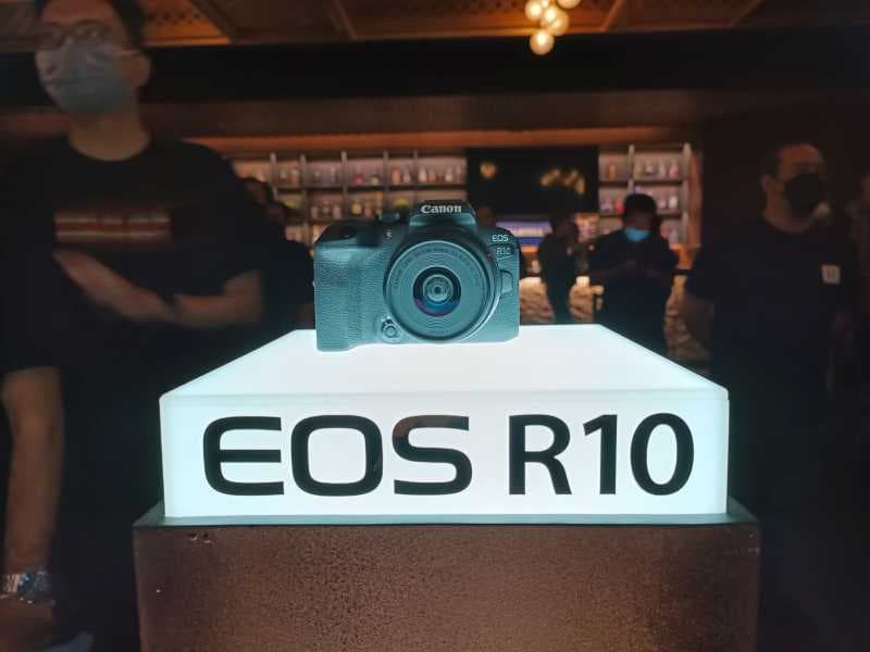 Foto: Melihat Wujud Canon EOS R7 dan EOS R10 dari Dekat