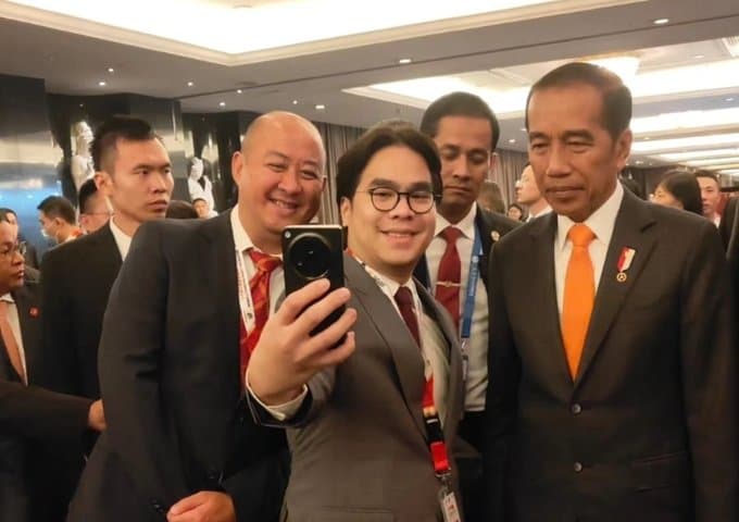 Bos Oppo <i>Spill</i> Desain Find N3 Fold, Dipamerin ke Jokowi Bos Oppo <i>Spill</i> Desain Find N3 Fold, Dipamerin ke Jokowi