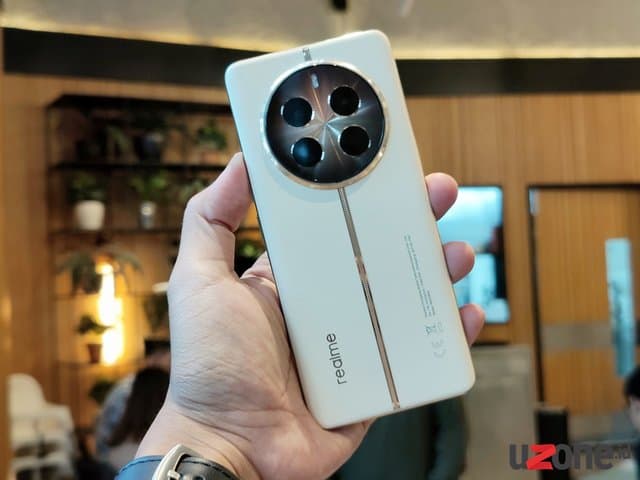 Jelajah Bodi Realme 12 Pro+: Lebih Mewah, Punya Kamera Periskop Jelajah Bodi Realme 12 Pro+: Lebih Mewah, Punya Kamera Periskop