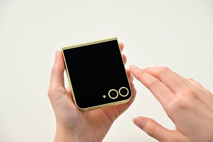 Galaxy Z Flip6: Cara Baru Mengabadikan Kenangan dengan Gaya Galaxy Z Flip6: Cara Baru Mengabadikan Kenangan dengan Gaya