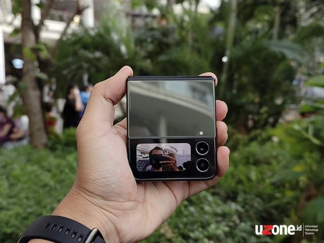 Review Samsung Galaxy Z Flip4: Disempurnakan, Harganya Murah Pula Review Samsung Galaxy Z Flip4: Disempurnakan, Harganya Murah Pula