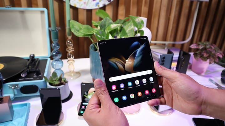 Periskop 2023: Era Smartphone Layar Lipat Dimulai Periskop 2023: Era Smartphone Layar Lipat Dimulai