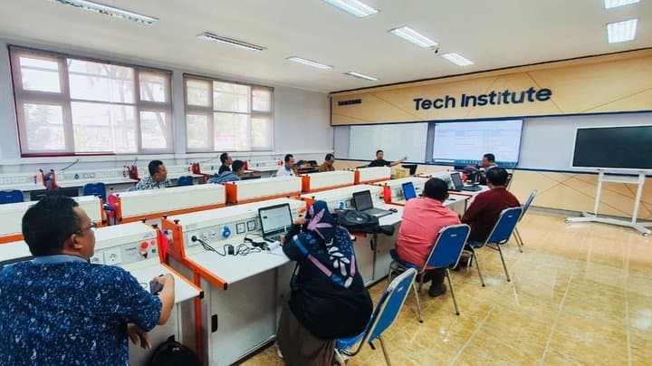 Makin Cakap Teknologi, 114 Guru SMK se-Indonesia Belajar dengan Samsung Makin Cakap Teknologi, 114 Guru SMK se-Indonesia Belajar dengan Samsung